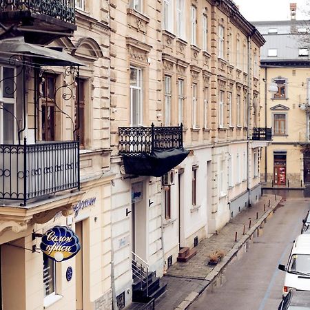 Apartments Near Potocki Palace Lviv Exterior foto