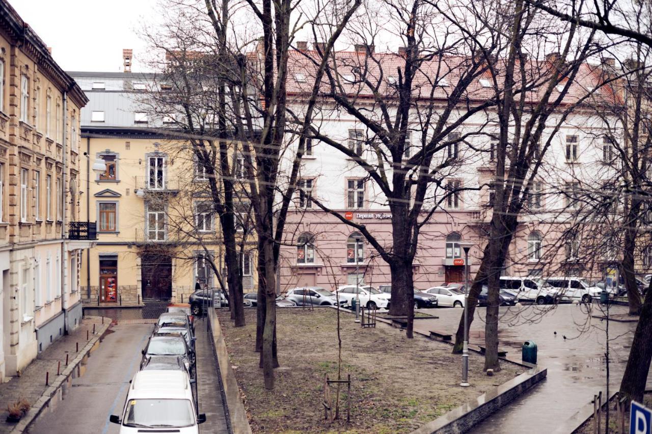 Apartments Near Potocki Palace Lviv Exterior foto